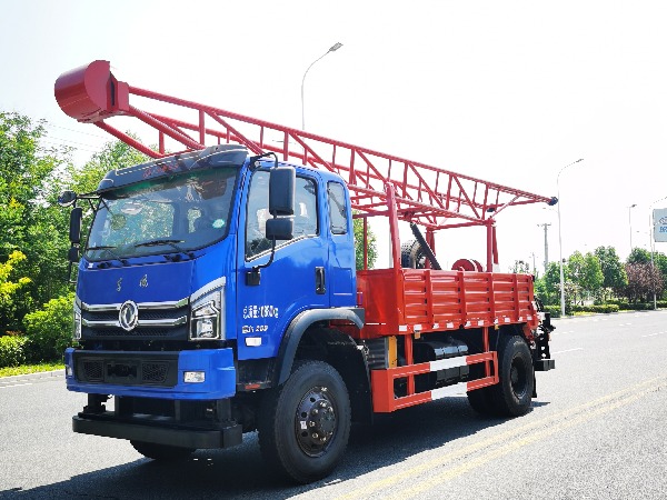 原裝四驅(qū)排半汽車鉆機